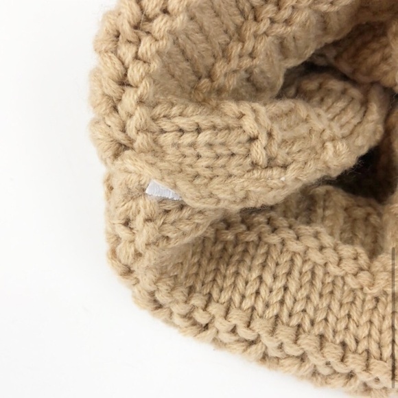 Tan knit pom pom beanie - Picture 4 of 5
